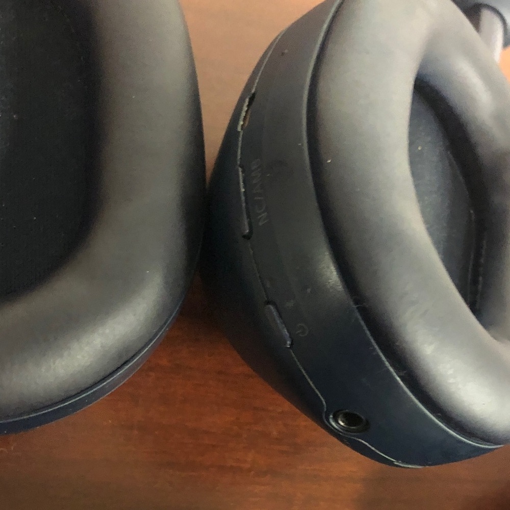 Sony WH-1000XM5 Wireless Over-Ear Headphones in Dark Blue noise-cancelling - Picture 9 of 10